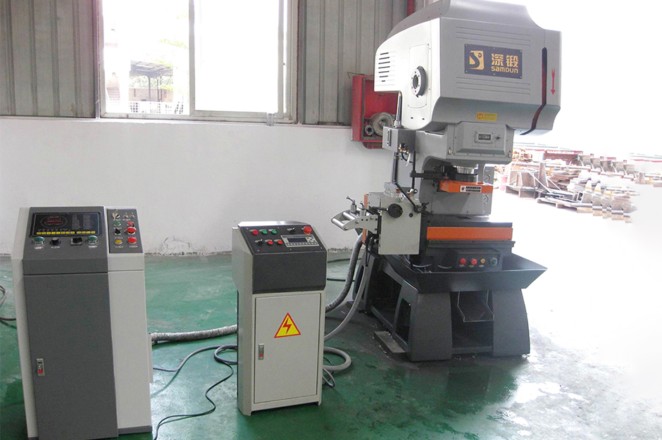 电子行业送料机的技术创新点 - 送料机_冲床送料机_nc伺服送料机_三合