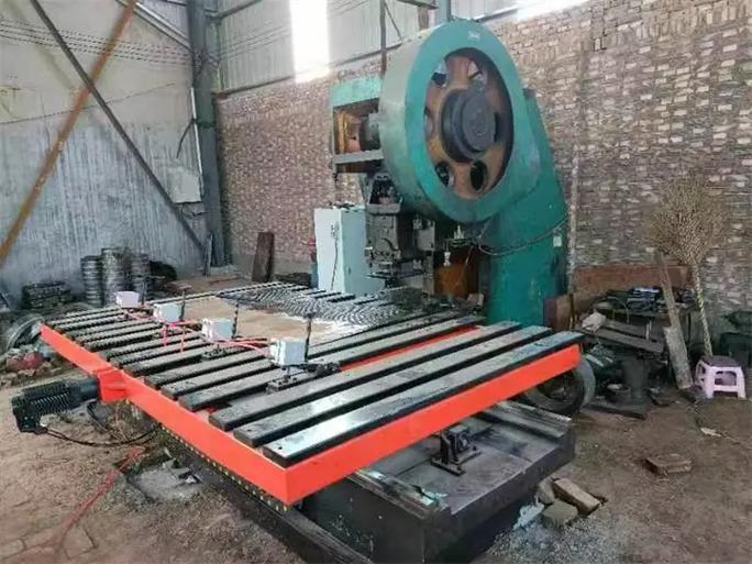 常州自动送料机生产厂家,就找兆丰数控设备,运行稳定, 自动避