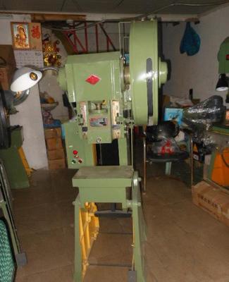 【批发零售冲床 J23-6.3T开式可倾压力机/普通冲床】价格_厂家_图片 -