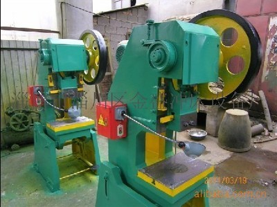 【供应淄博冲床JB23-16T冲床 普通冲床 锻压机床 (图)】价格,厂家,图片,冲床,孙刚-