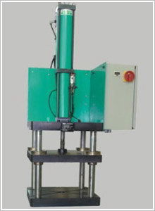 找气液增力缸-气液增压缸价格/上海达诺尔机械设备的四柱式冲压机MA/MAG系列-四柱式冲压机价格_四柱式冲压机厂家价格、图片、详情,上一比多_一比多产品库